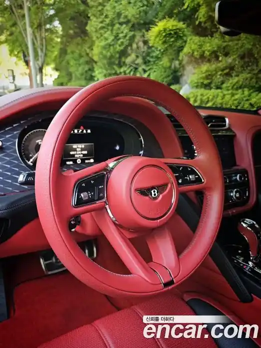 Bentley Bentayga 2022 4.0 гидро, фото 13