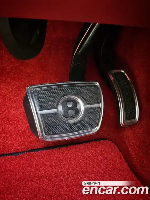 Bentley Bentayga 2022 4.0 гидро, фото 17