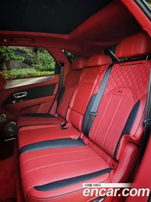 Bentley Bentayga 2022 4.0 гидро, фото 19