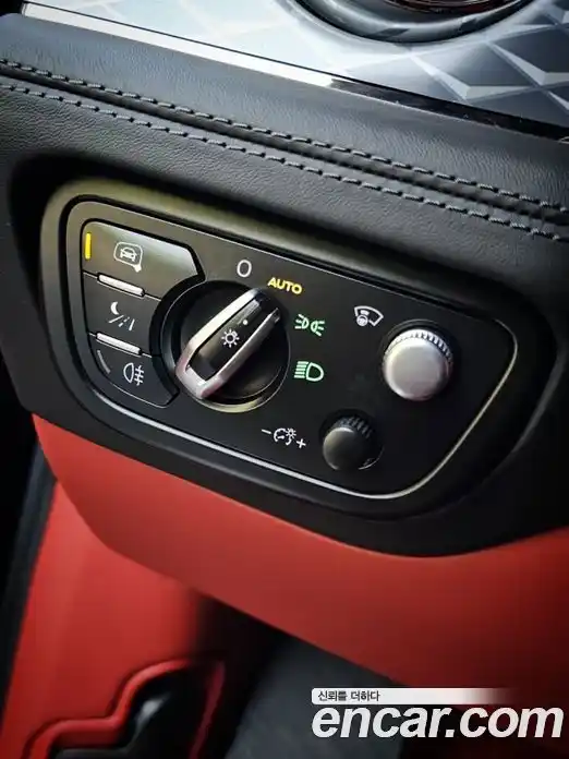 Bentley Bentayga 2022 4.0 гидро, фото 20