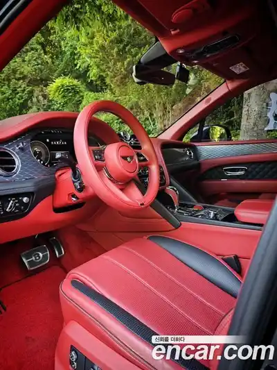 Bentley Bentayga 2022 4.0 гидро, миниатюра 10