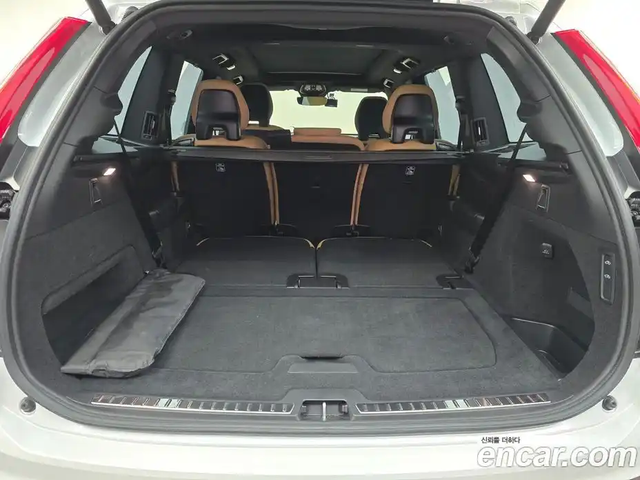 Volvo XC90 2025 2.0 автомат (гидро), фото 19