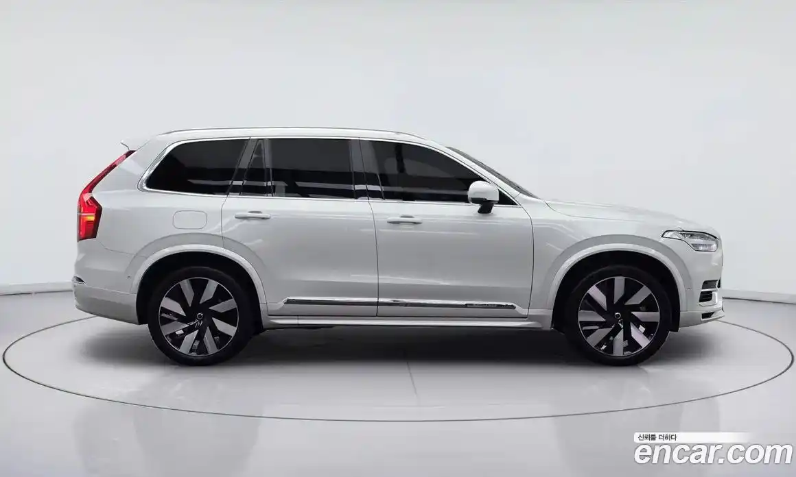 Volvo XC90 2025 2.0 автомат (гидро), фото 4