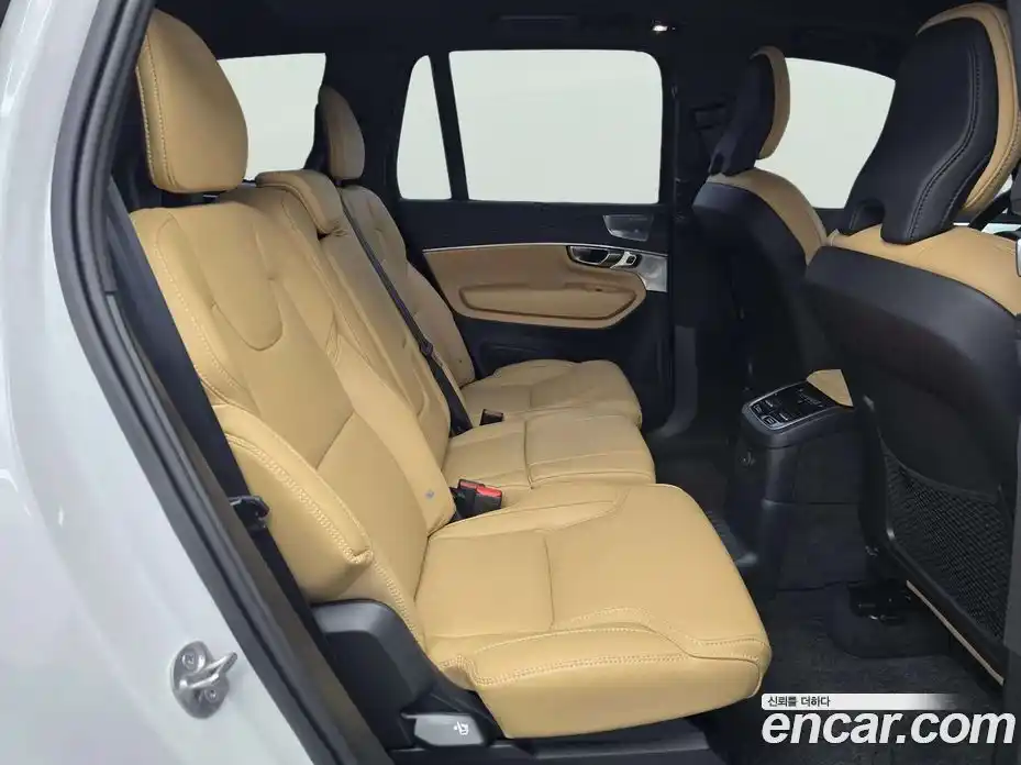 Volvo XC90 2025 2.0 автомат (гидро), фото 8