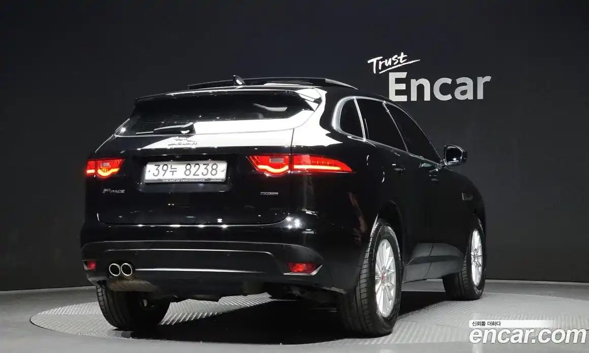 Jaguar F-Pace 2016 2.0 гидро, фото 2