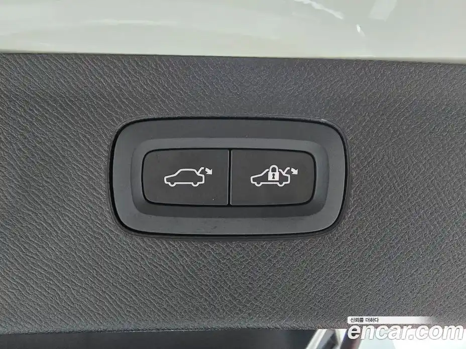 Volvo XC90 2025 2.0 автомат (гидро), фото 20