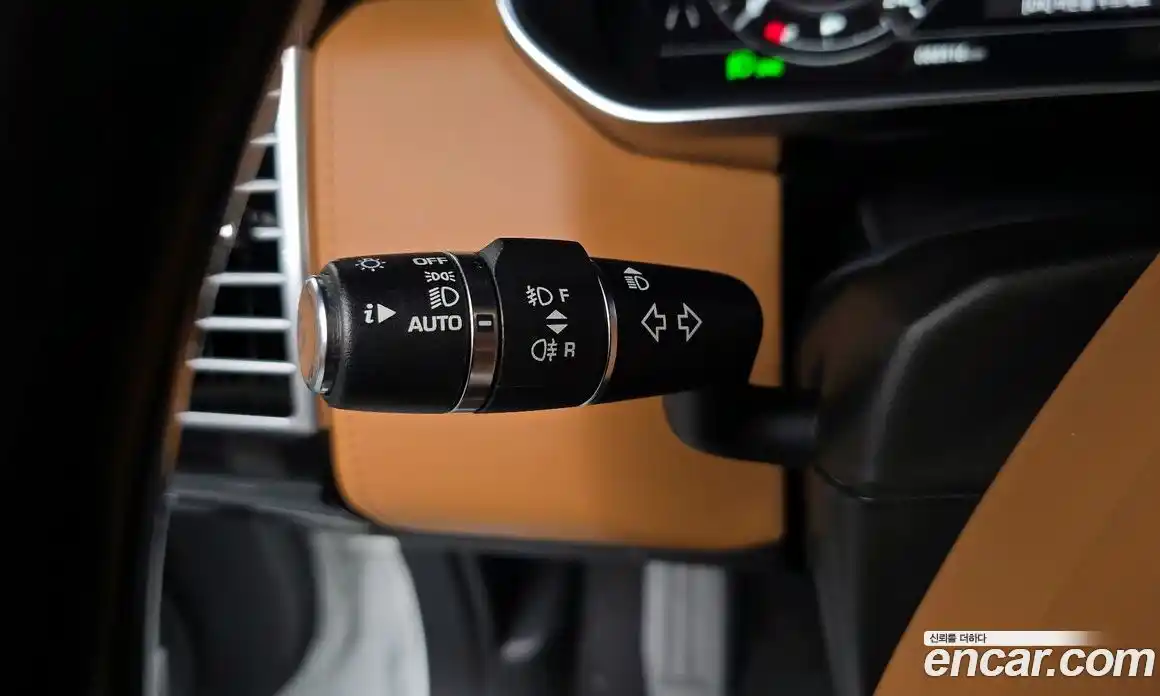 Land Rover Range Rover 2018 4.4 автомат (гидро), фото 26