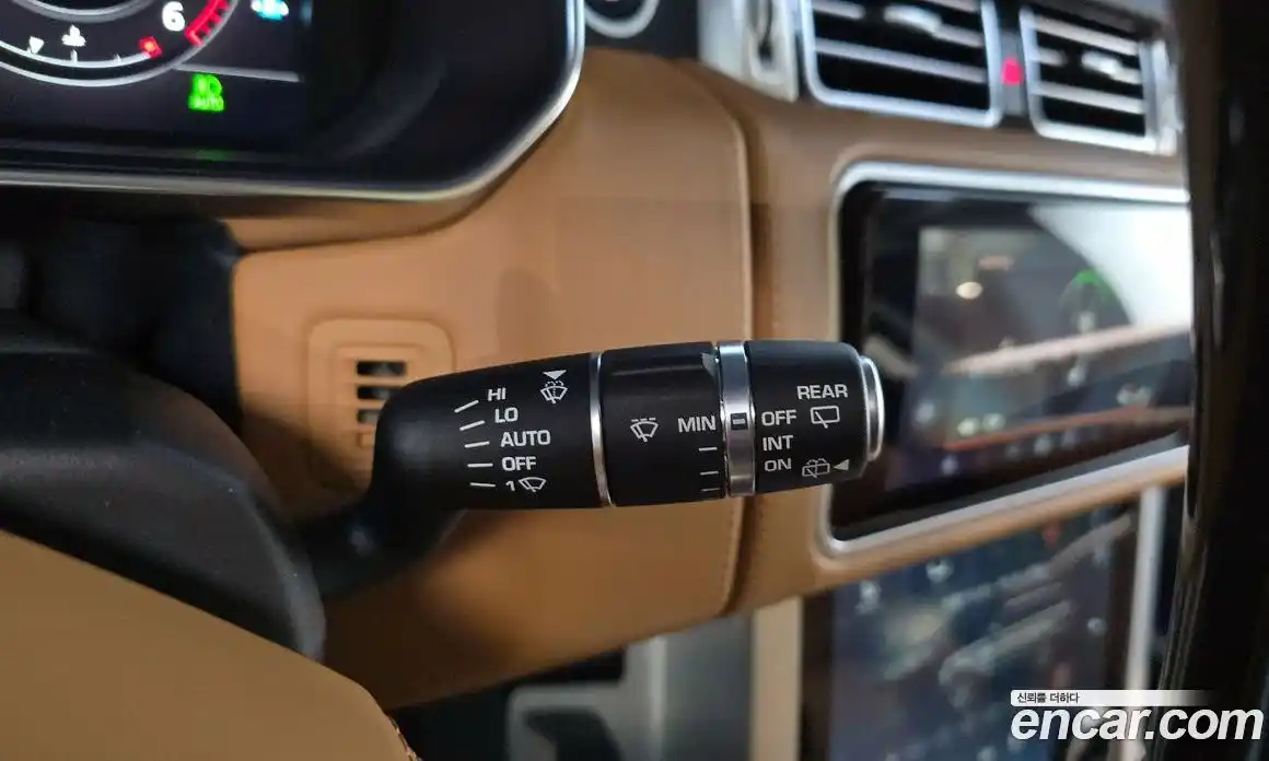 Land Rover Range Rover 2018 4.4 автомат (гидро), фото 27