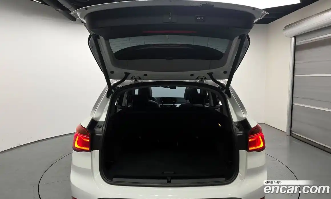 BMW X1 2016 2.0 автомат (гидро), фото 20