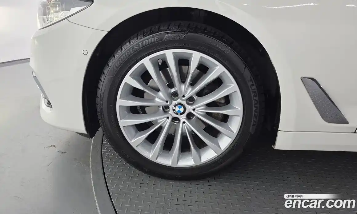 BMW 5 серия 2019 2.0 автомат (гидро), фото 5