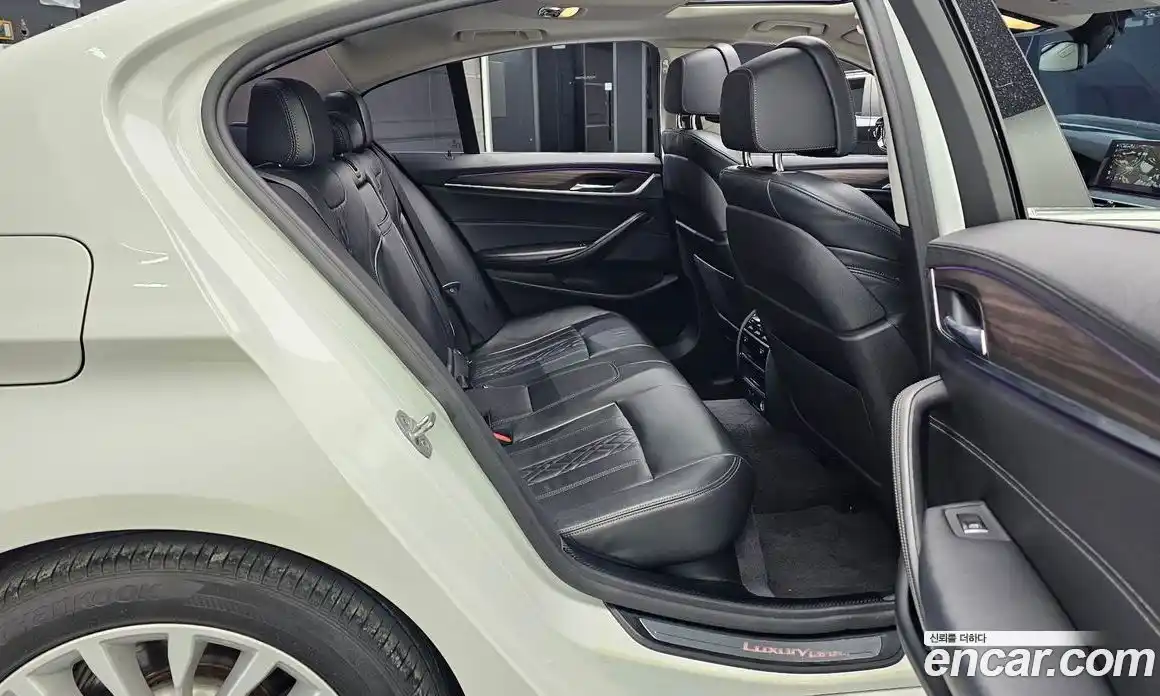 BMW 5 серия 2018 2.0 автомат (гидро), фото 12