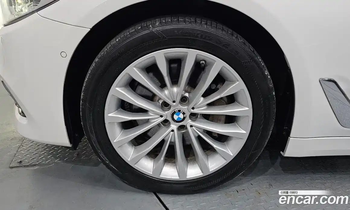 BMW 5 серия 2018 2.0 автомат (гидро), фото 5