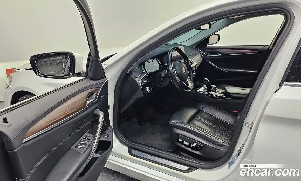 BMW 5 серия 2018 2.0 автомат (гидро), фото 10