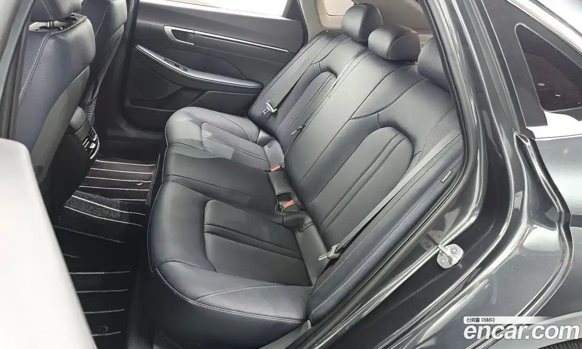 Hyundai Sonata 2024 1.6 автомат (гидро), фото 12