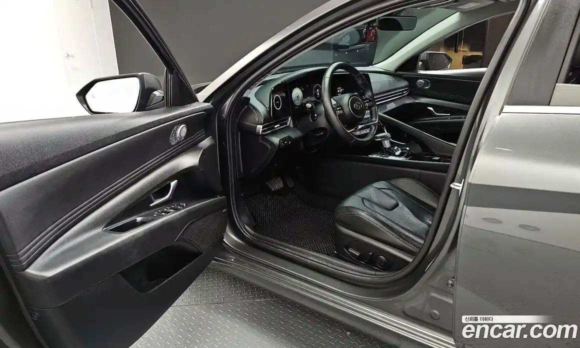 Hyundai Avante 2021 1.6 автомат (гидро), фото 13