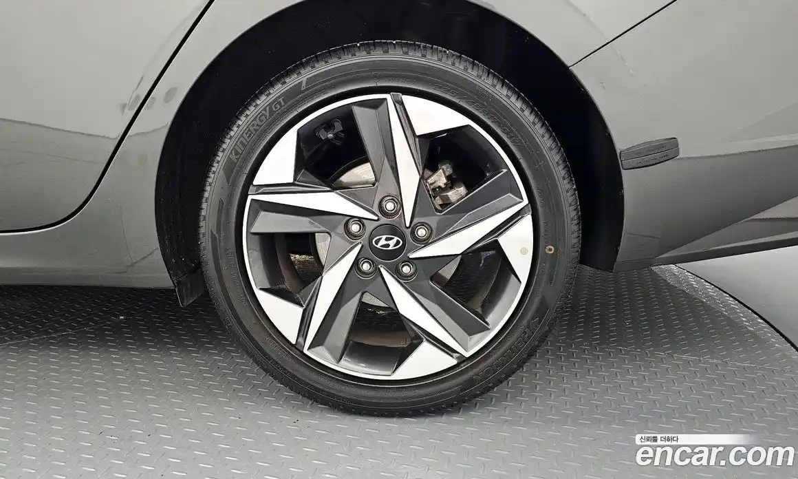 Hyundai Avante 2021 1.6 автомат (гидро), фото 7