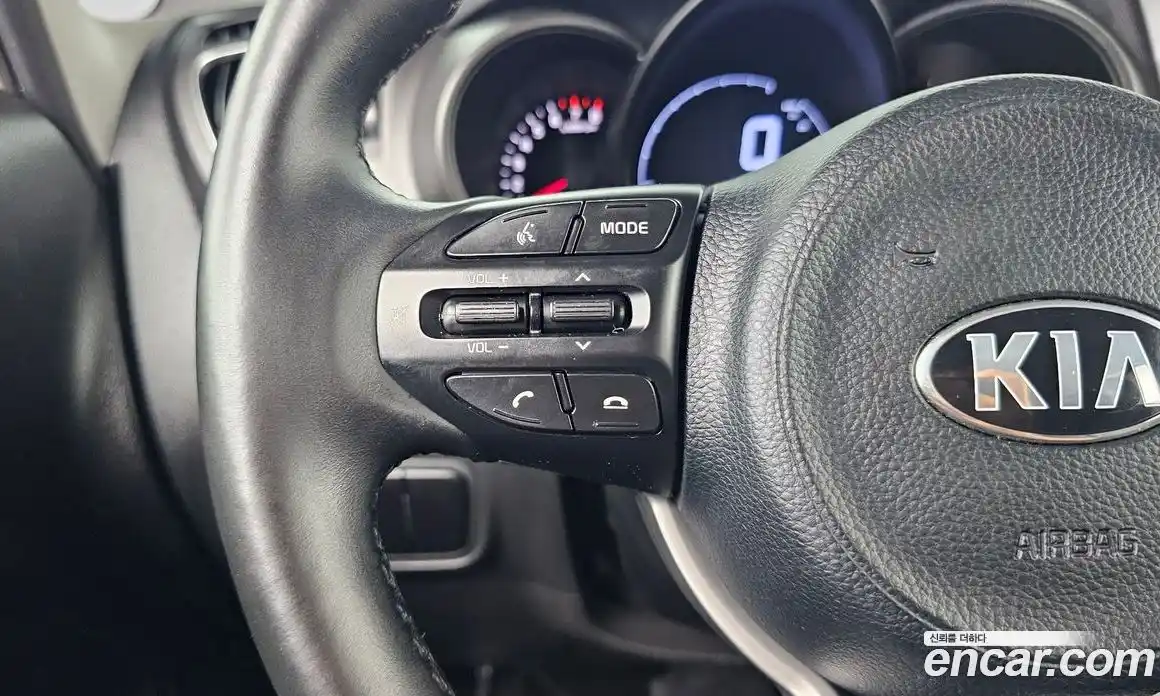 Kia Ray 2019 1.0 автомат (гидро), фото 28