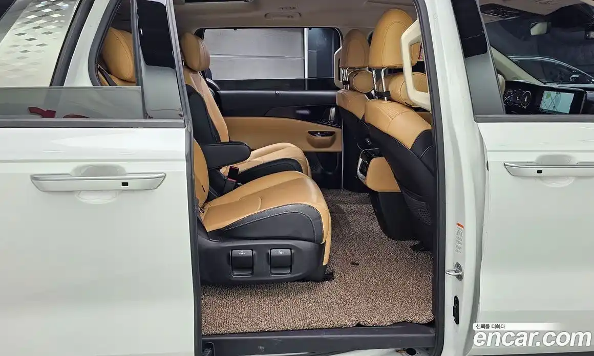 Kia Carnival 2021 3.5 автомат (гидро), фото 18