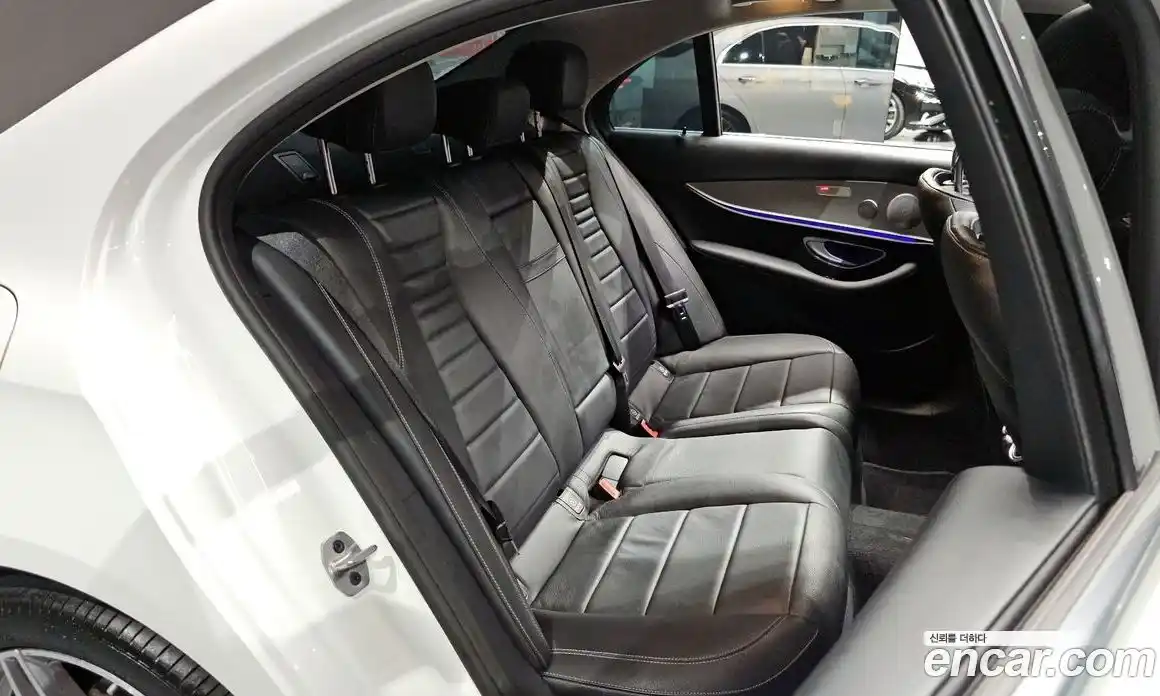 Mercedes-Benz E-Class 2018 2.0 автомат (гидро), фото 17