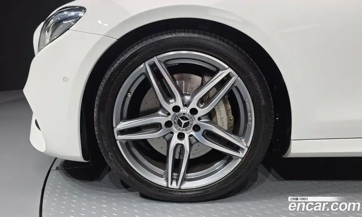 Mercedes-Benz E-Class 2018 2.0 автомат (гидро), фото 5