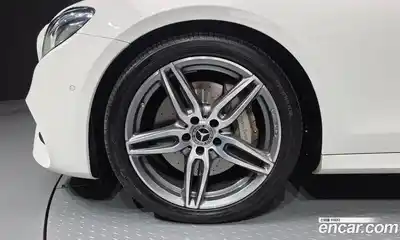 Mercedes-Benz E-Class 2018 2.0 автомат (гидро), миниатюра 5