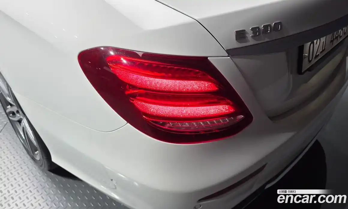 Mercedes-Benz E-Class 2018 2.0 автомат (гидро), фото 9