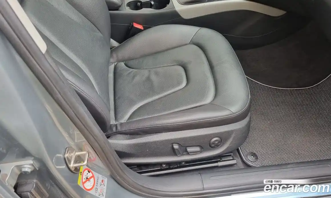 Audi A4 2010 2.0 автомат (гидро), фото 13