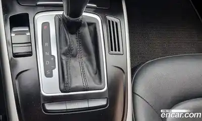 Audi A4 2010 2.0 автомат (гидро), миниатюра 9
