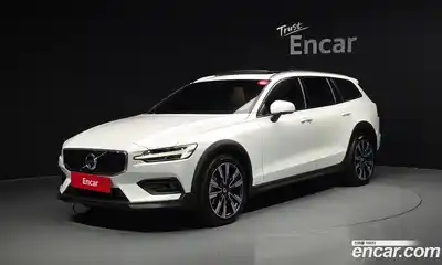 Volvo V60, 2021, 30 936 км