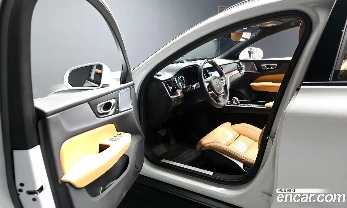 Volvo V60 2021 2.0 автомат (гидро), фото 13
