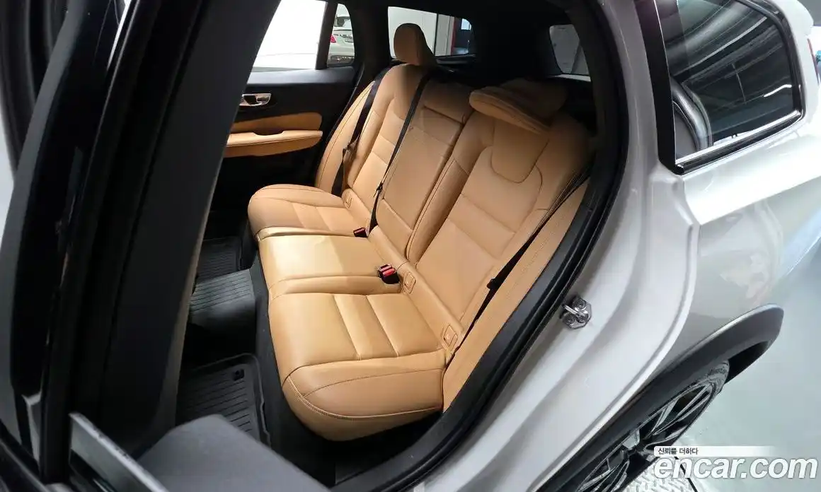 Volvo V60 2021 2.0 автомат (гидро), фото 16