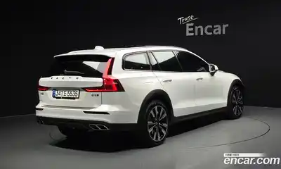 Volvo V60 2021 2.0 автомат (гидро), миниатюра 2