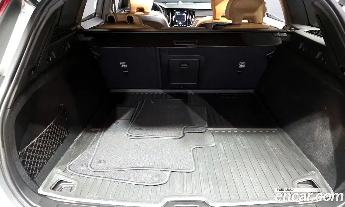 Volvo V60 2021 2.0 автомат (гидро), фото 29