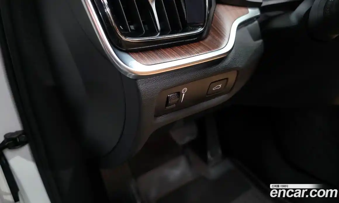 Volvo V60 2021 2.0 автомат (гидро), фото 48