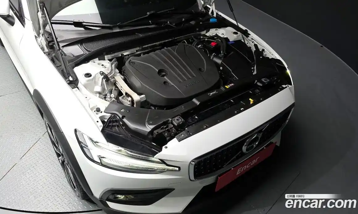 Volvo V60 2021 2.0 автомат (гидро), фото 6