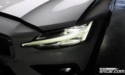 Volvo V60 2021 2.0 автомат (гидро), миниатюра 8