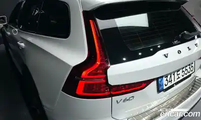 Volvo V60 2021 2.0 автомат (гидро), миниатюра 9