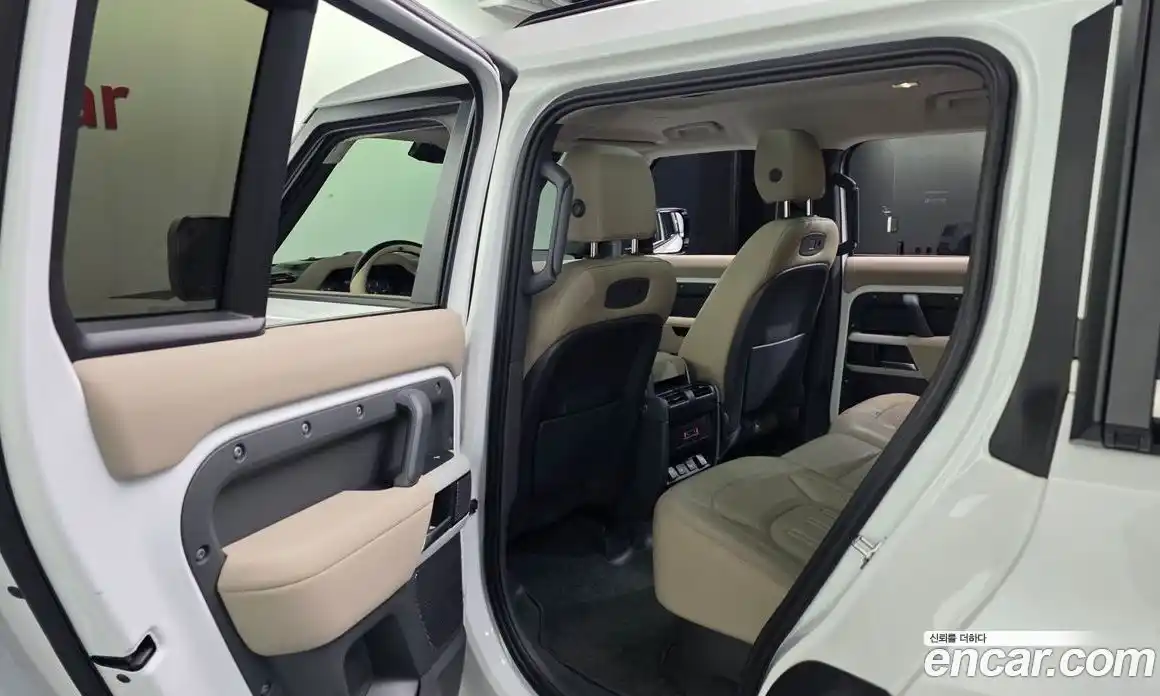Land Rover Defender 2021 3.0 автомат (гидро), фото 16