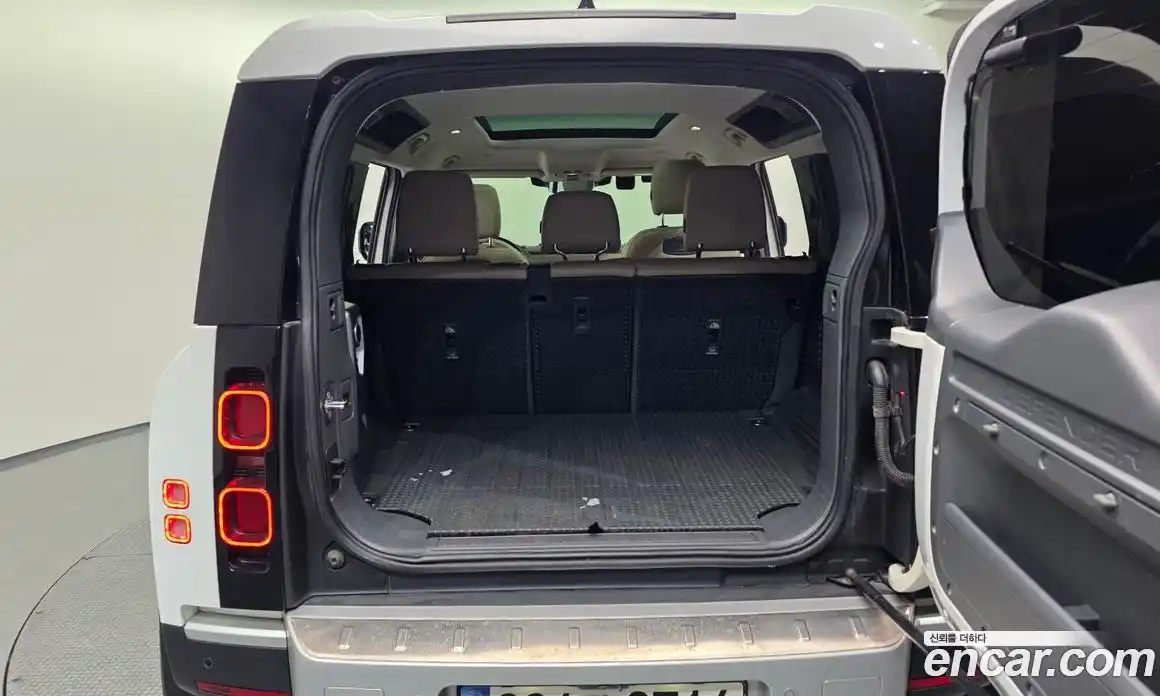Land Rover Defender 2021 3.0 автомат (гидро), фото 26