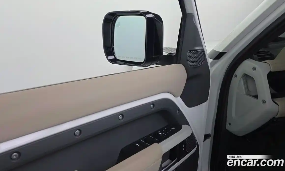 Land Rover Defender 2021 3.0 автомат (гидро), фото 27