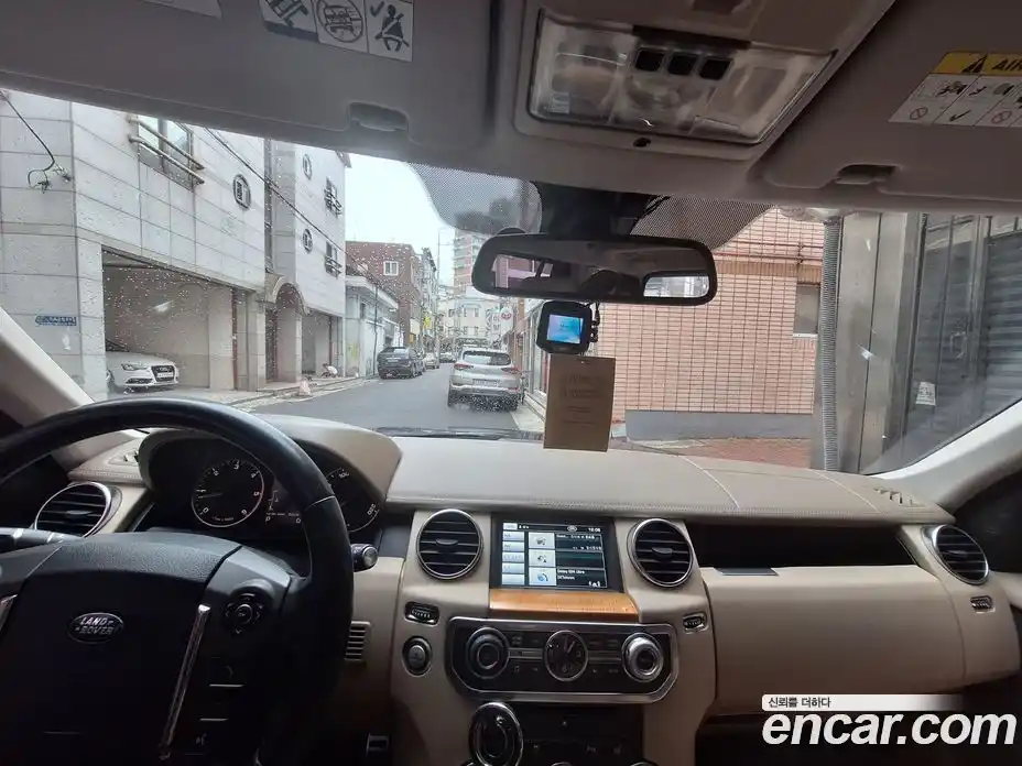 Land Rover Discovery 2012 3.0 автомат (гидро), фото 7