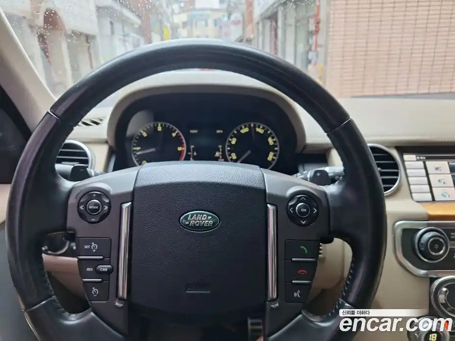 Land Rover Discovery 2012 3.0 автомат (гидро), фото 8