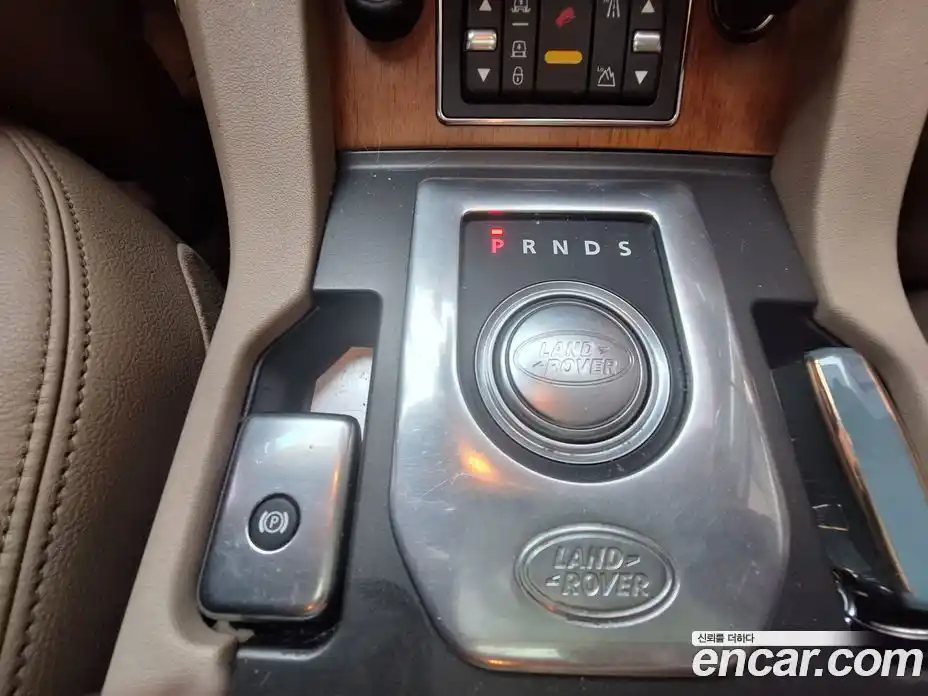 Land Rover Discovery 2012 3.0 автомат (гидро), фото 9