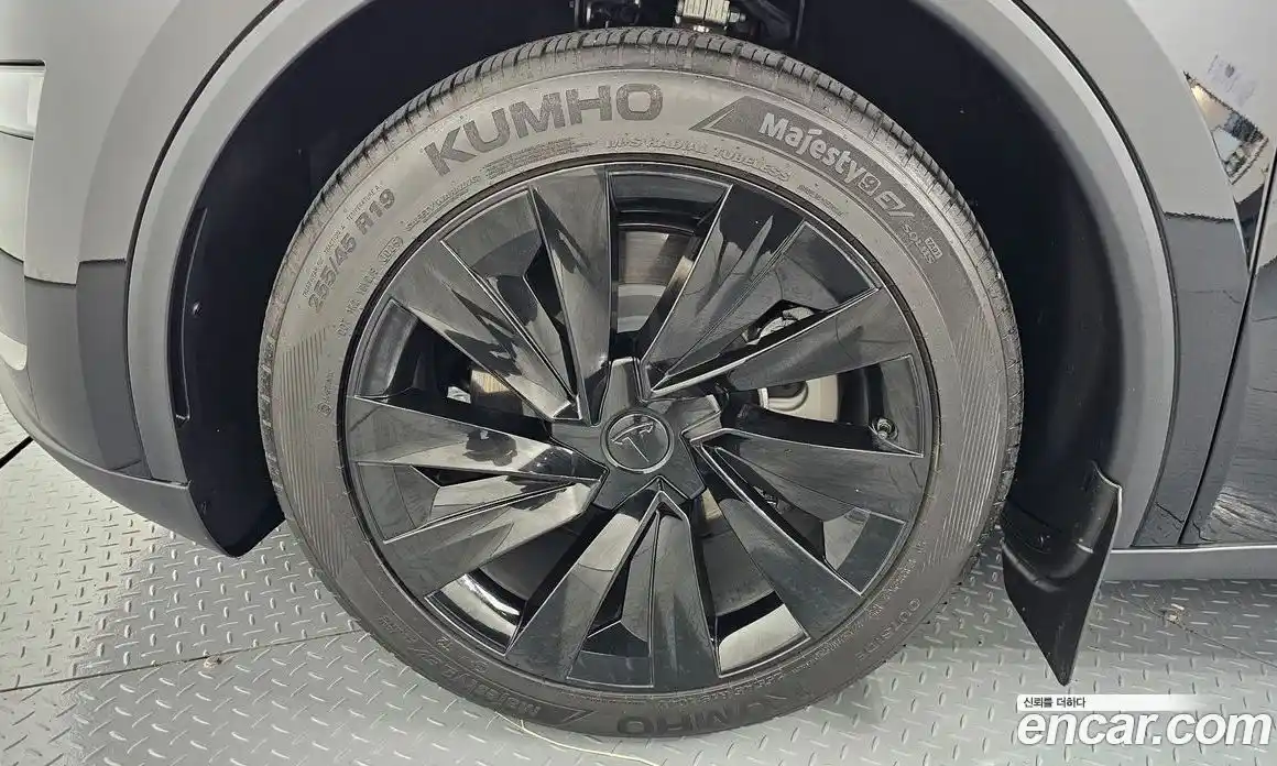 Tesla Model Y 2025 0.2 гидро, фото 5