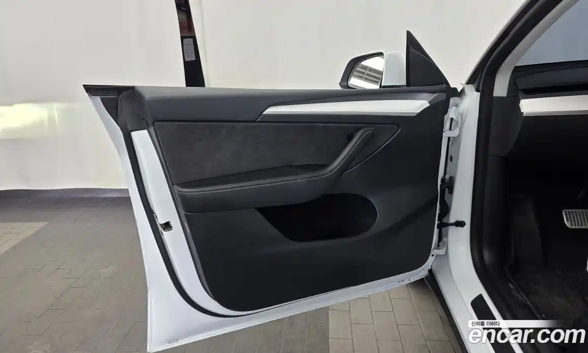 Tesla Model Y 2023 0.2 гидро, фото 14
