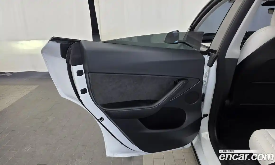 Tesla Model Y 2023 0.2 гидро, фото 15