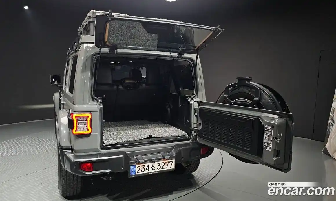Jeep Wrangler 2023 2.0 автомат (гидро), фото 31