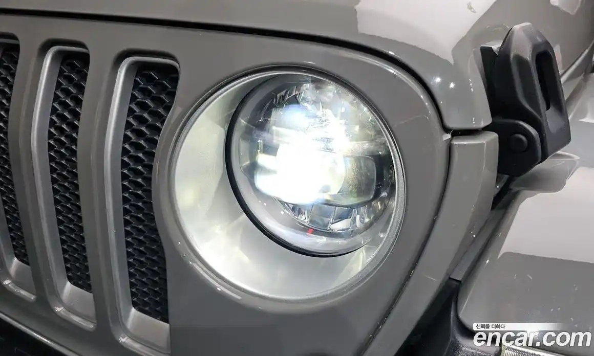 Jeep Wrangler 2023 2.0 автомат (гидро), фото 8