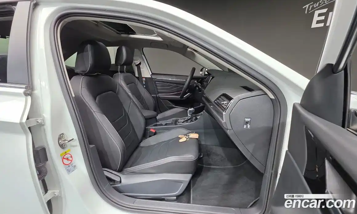 Volkswagen Jetta 2023 1.5 автомат (гидро), фото 13