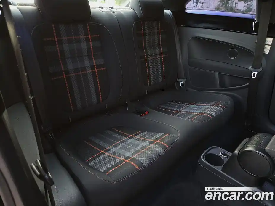 Volkswagen Beatle 2015 2.0 автомат (гидро), фото 17